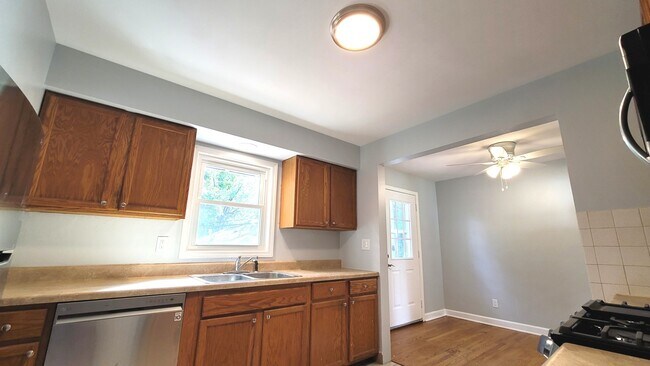 Foto del edificio - 2418 E Gate Pkwy