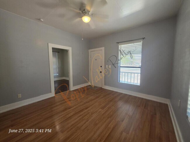 Foto del edificio - 305 Grandview Ave
