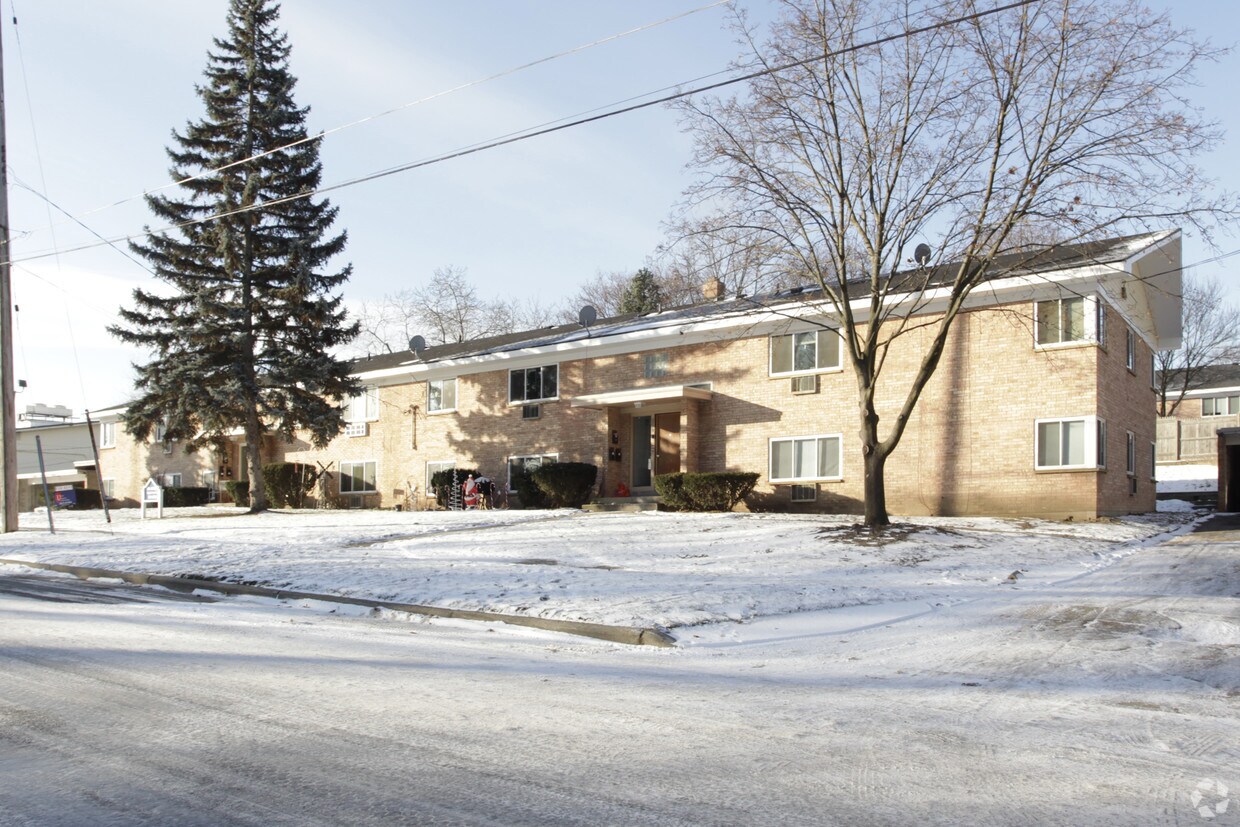 Building Photo - Woodsedge Apartments