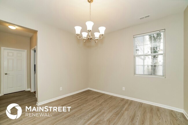 Foto del edificio - 6246 Waverly Ln