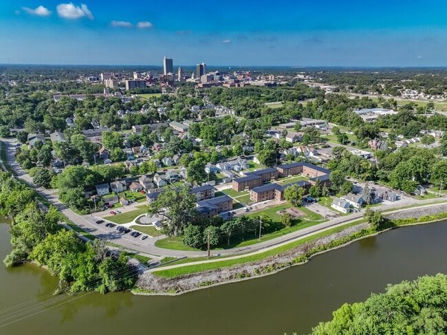 Building Photo - 1823 Griswold Dr