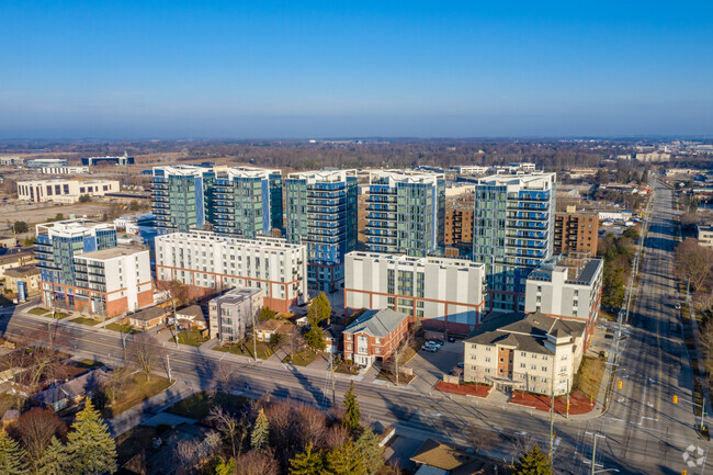 Photo du bâtiment - The HUB - Towers 5 & 6