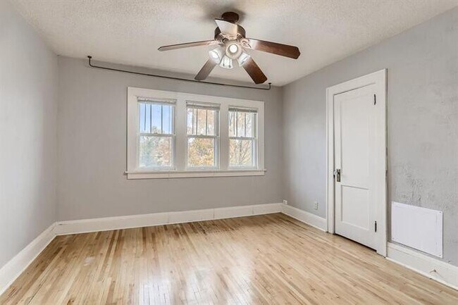 Building Photo - 3947 Unity Avenue N, Robbinsdale, MN, 55422