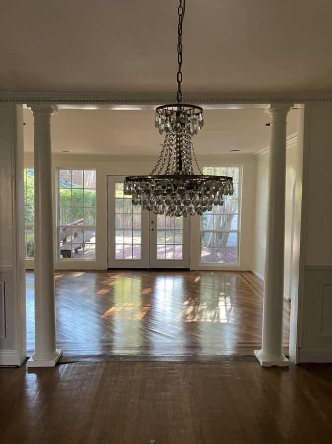 Foto del edificio - 3210 Oakdale St