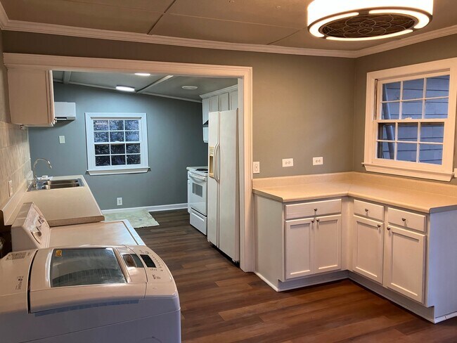 Foto del edificio - 6480 Medlock Rd