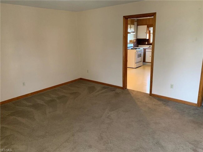 Building Photo - 1612 Maple Dr