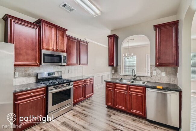 Building Photo - 3 br, 2.5 bath House - 30 Silver Willow Wa...