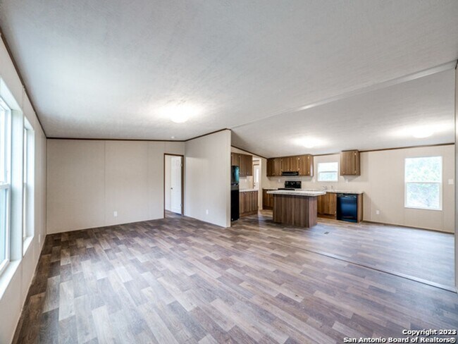 Foto del edificio - 4 Bedroom/2 Bathroom Home in the Holiday V...
