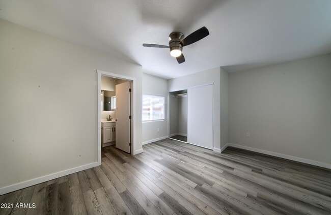 Foto del edificio - 908 E Pasadena Ave