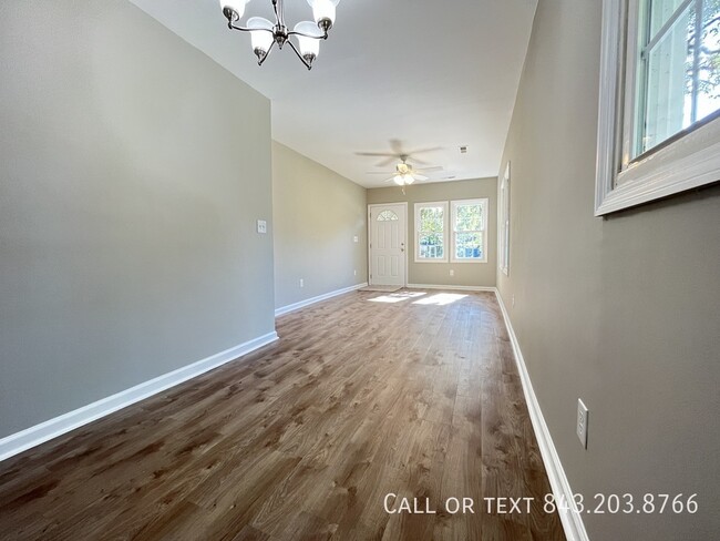 Building Photo - Fully Renovated 2 Bedroom!!!