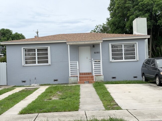 Building Photo - 5280 NW 4th Ter