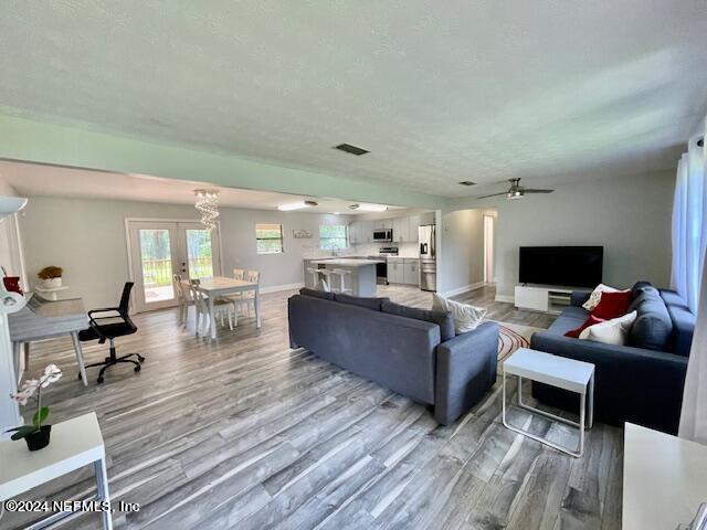 Foto del edificio - 6161 Dunn Ave