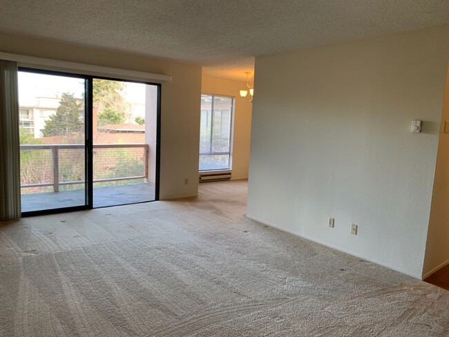 Foto del edificio - Two Bedroom Condo Available in Emeryville ...