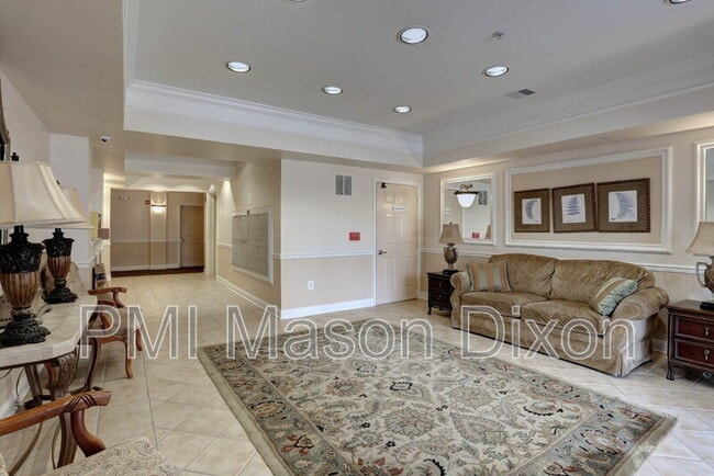 Foto del edificio - 5801 Clipper Ln