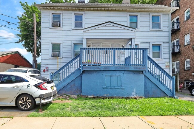 Building Photo - 118 Lenox Ave