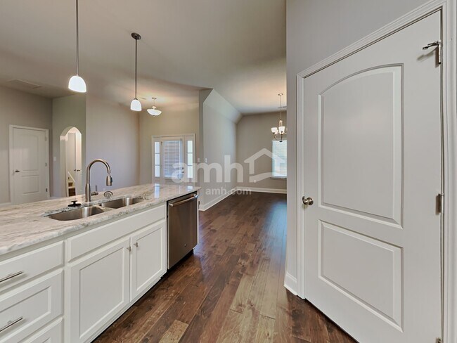 Foto del edificio - 3670 Dorrie Cir