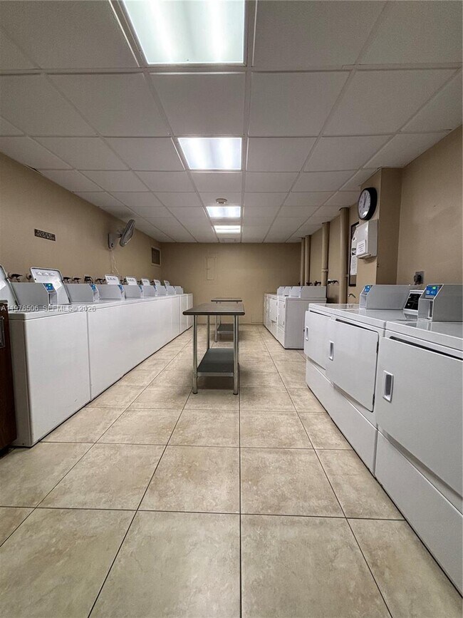 Foto del edificio - 900 NE 18th Ave