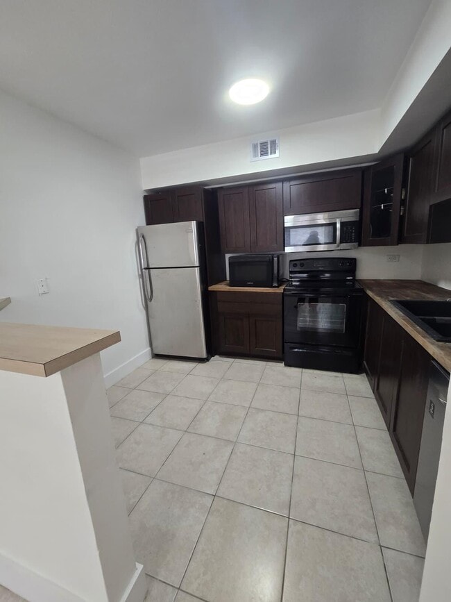 Building Photo - 3670 N 56th Ave