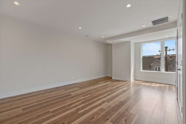 Foto del edificio - 5131 N Lincoln Ave