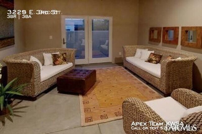Building Photo - August Pre Lease 3 bed 3.5 Bath