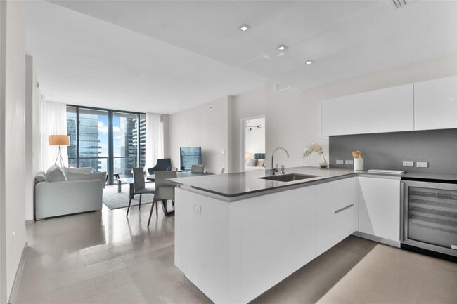 Foto del edificio - 88 SW 7th St