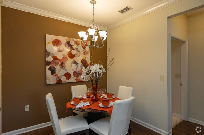 Interior Photo - The Lakes at Brandon West