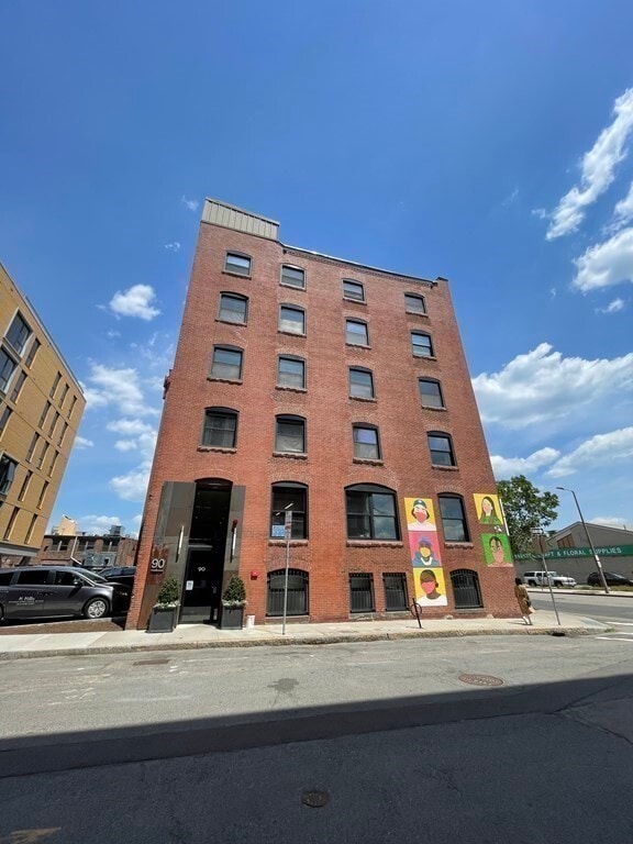 Primary Photo - 90 Wareham St