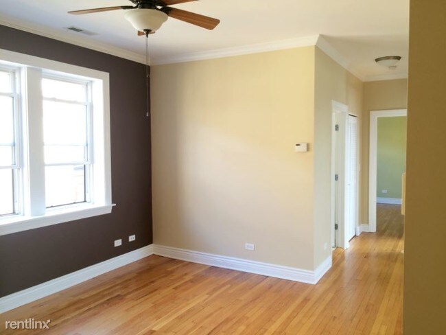 Building Photo - 2 br, 1 bath Condo - 4333 N Troy #3E Unit #3E