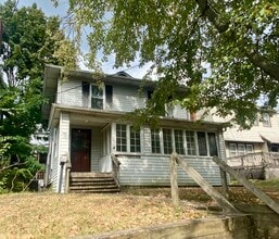 Building Photo - 825 Elmore Ave