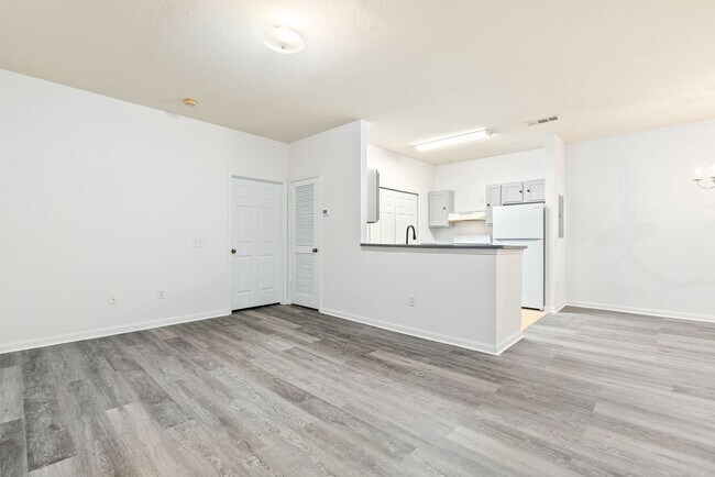 Foto del edificio - 447 W Longleaf Dr