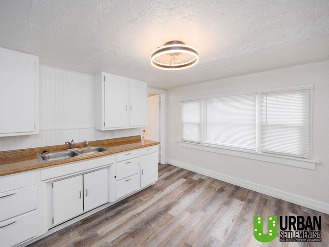 Foto del edificio - 370 E 8th Ave