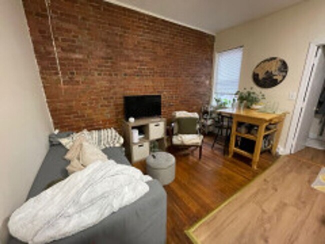 Photo - Large 1 Bed Right Off Huntington Ave! Apartment