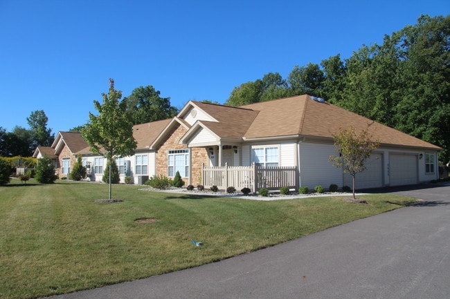 Evans Lake Apartment - Pointe At Evans Lake