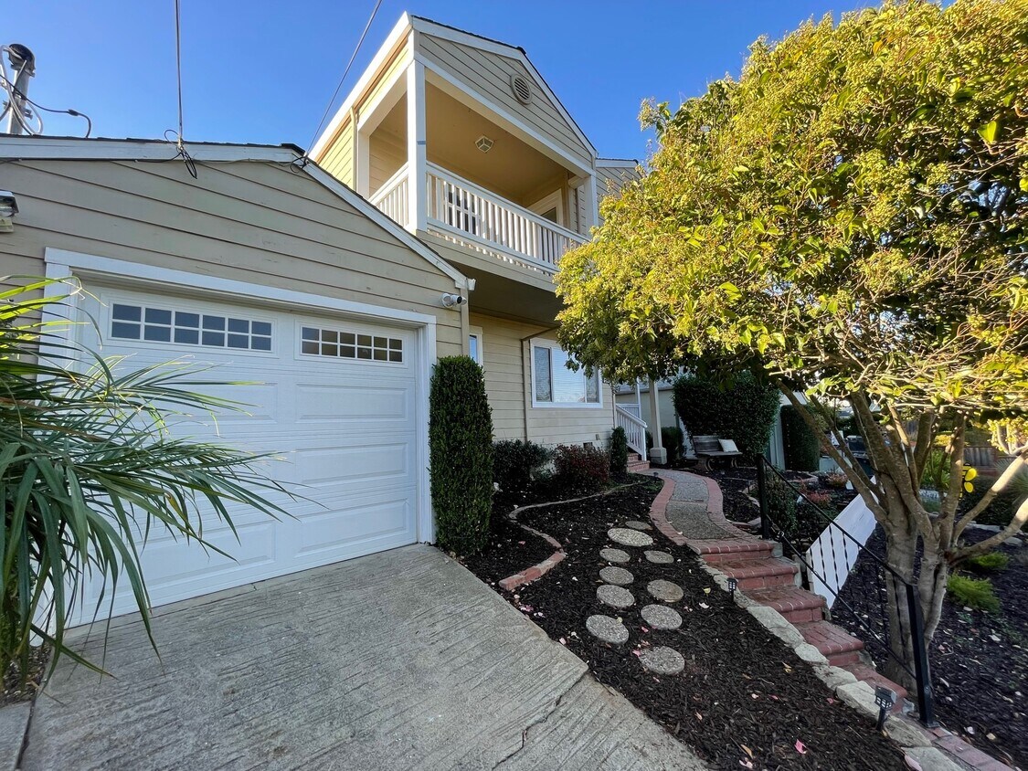 Primary Photo - 124 Beverly Dr
