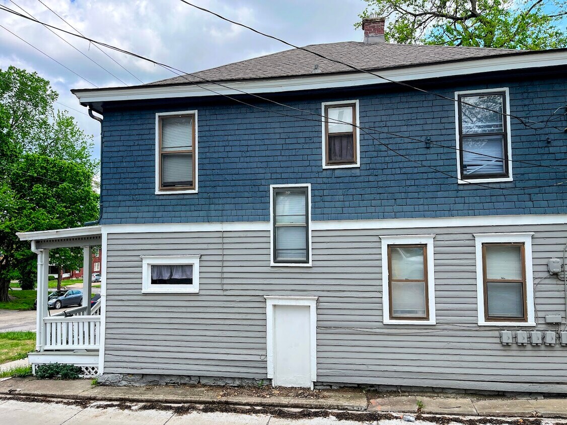 Building Photo - 407 W 13th St