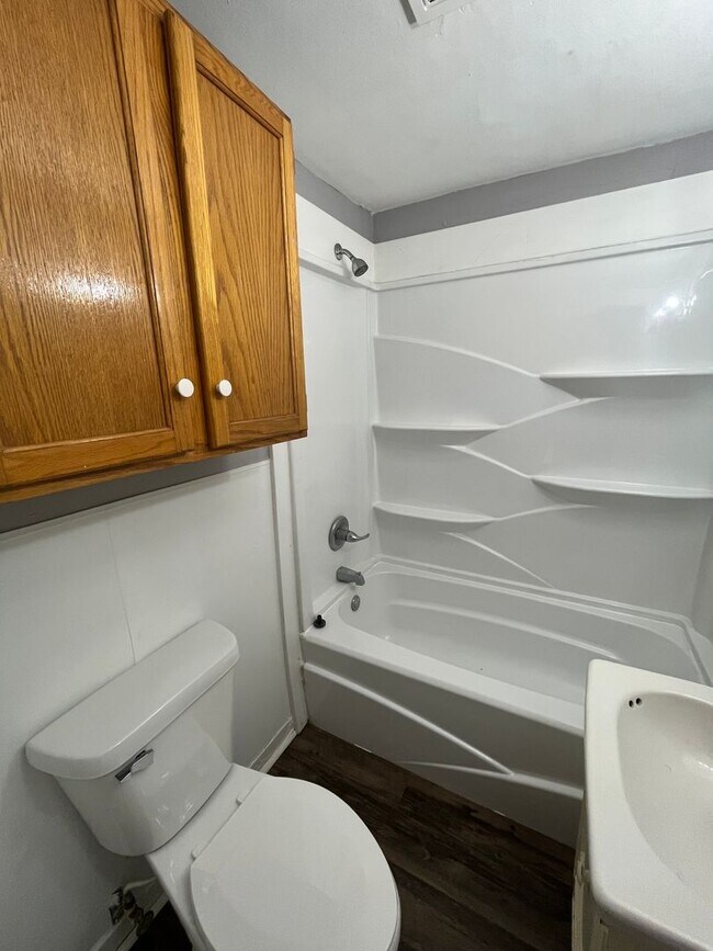 Foto del edificio - 2 bedroom, 1 bathroom House!