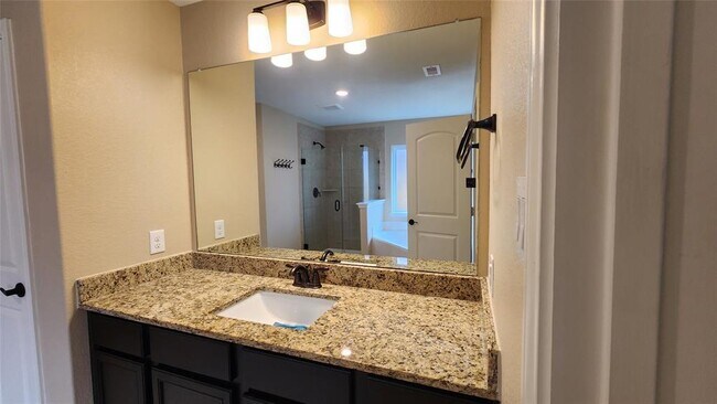 Building Photo - 21326 Echo Manor Dr
