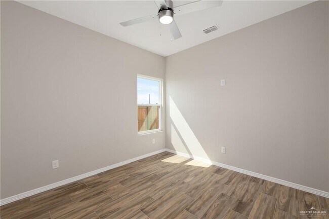 Building Photo - 4220 Walnut Ave