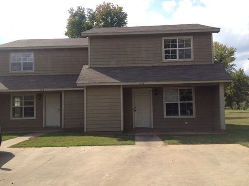 Primary Photo - 517 Oak Ln