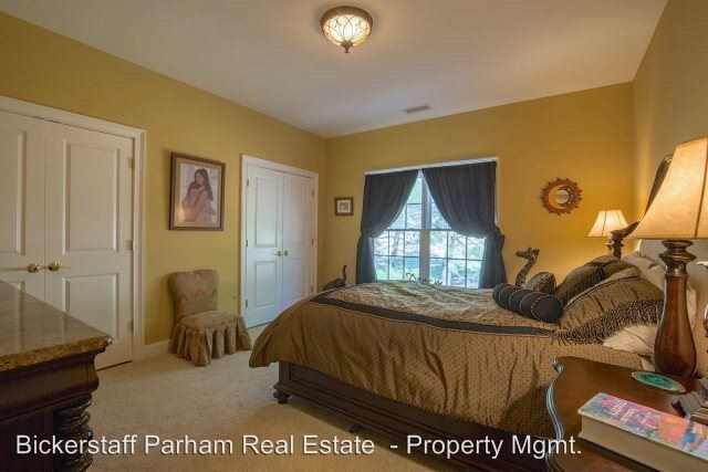 Foto del edificio - 4701 Turnberry Ln