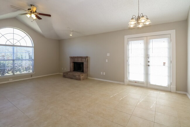 Foto del edificio - 1521 Becky Ln