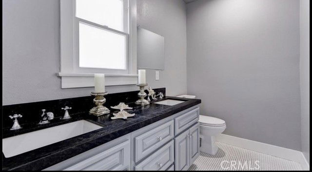 Building Photo - 501 Avenue B Ave