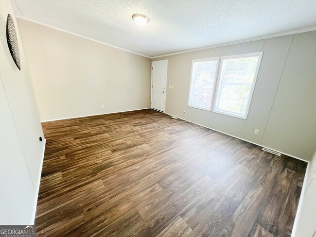 Foto del edificio - 325 Washington Dr