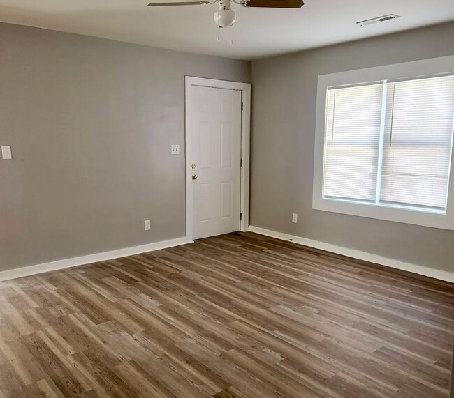 Foto del edificio - 2324 E 36th St