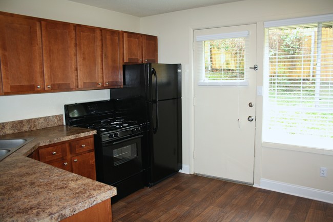 Upgraded Kitchen - Willow Ridge