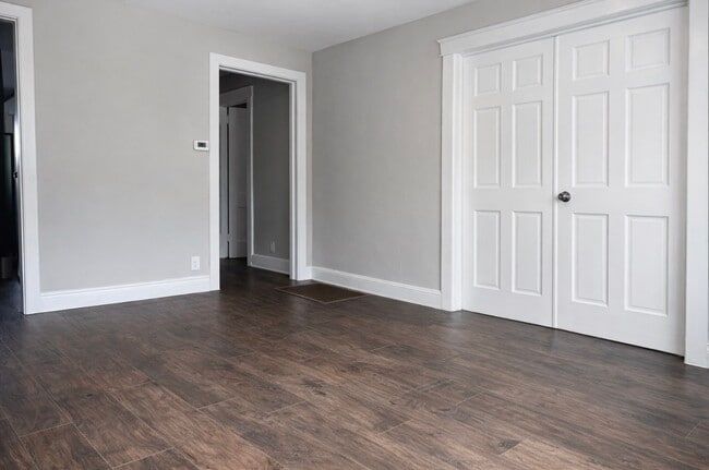 Building Photo - 117 Badger Ave