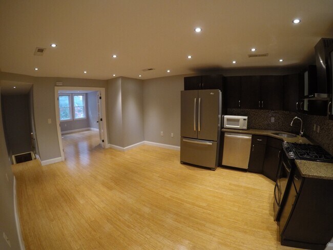 Photo - 319 S Juniper St Apartment