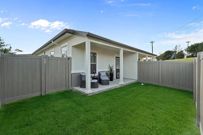 Photo - 571 Lloyd's Rd Townhome