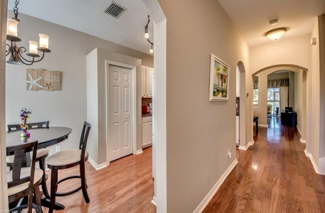Building Photo - 7856 Lake Sawgrass Loop