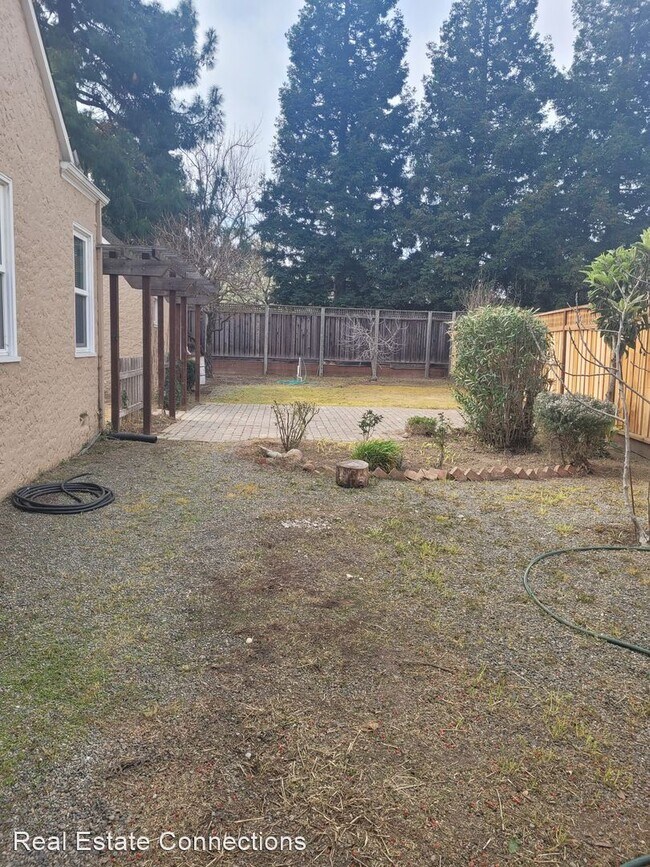 Building Photo - 2 br, 1 bath House - 1697 Hicks Ave